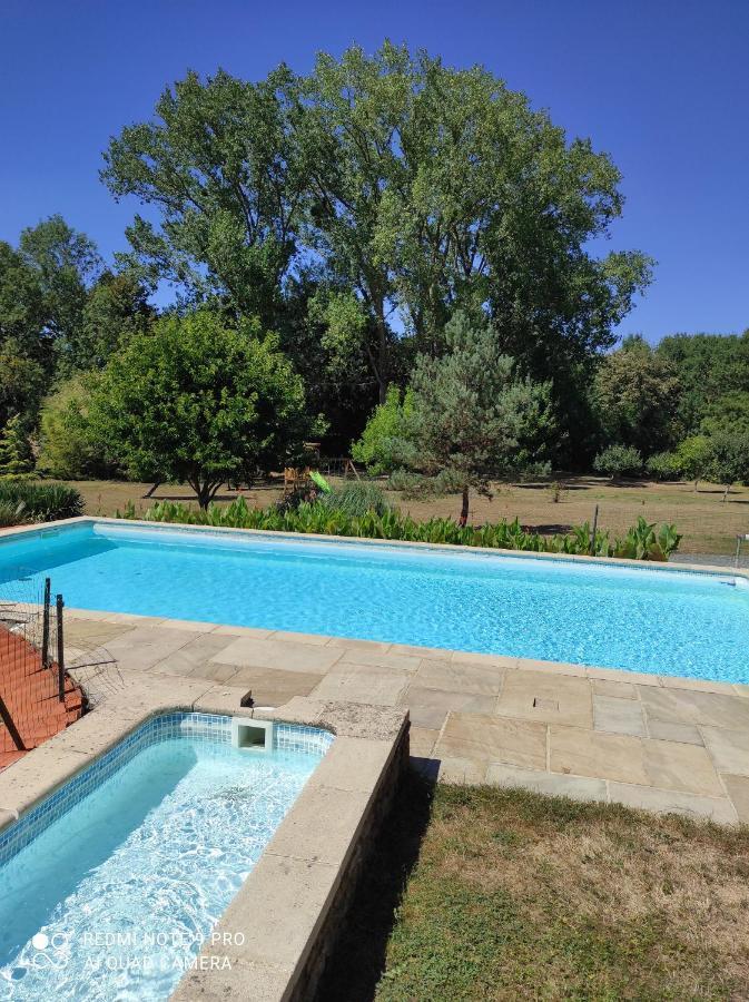 Domaine De L'Orfraie Bed & Breakfast Saint-Juire-Champgillon Exterior photo
