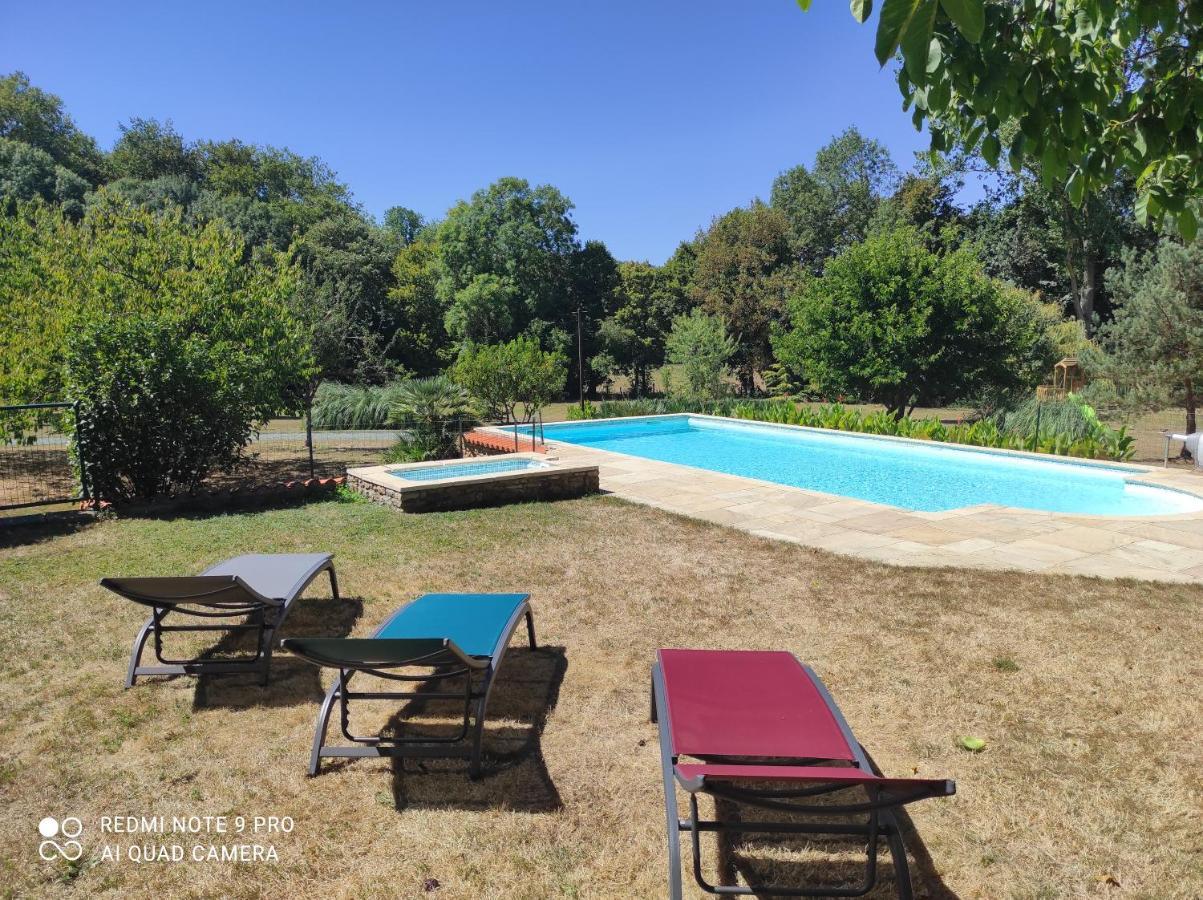 Domaine De L'Orfraie Bed & Breakfast Saint-Juire-Champgillon Exterior photo